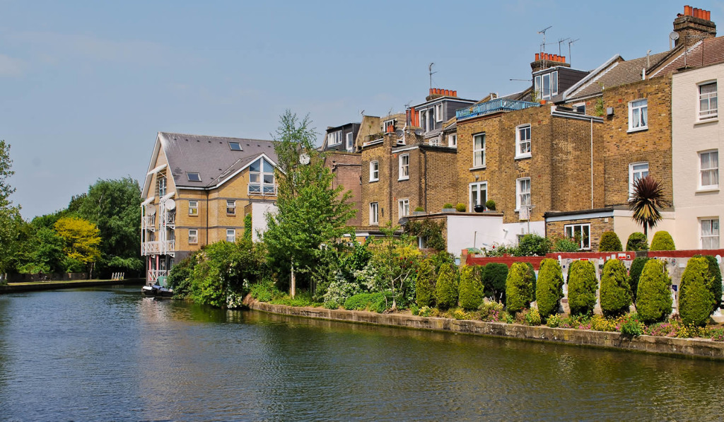 Residential homes on the river canal, London City Mortgages