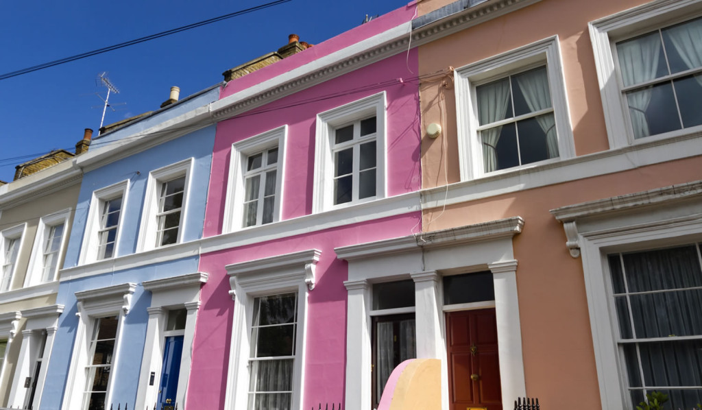 Row of terraced houses Notting Nill, London City Mortgages